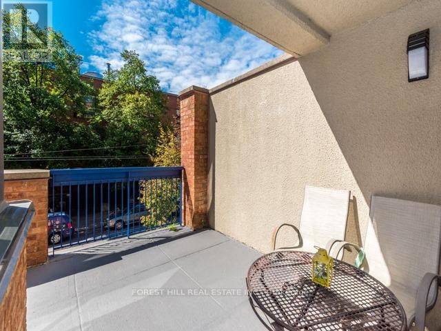 202 - 105 MCCAUL STREET Image 17