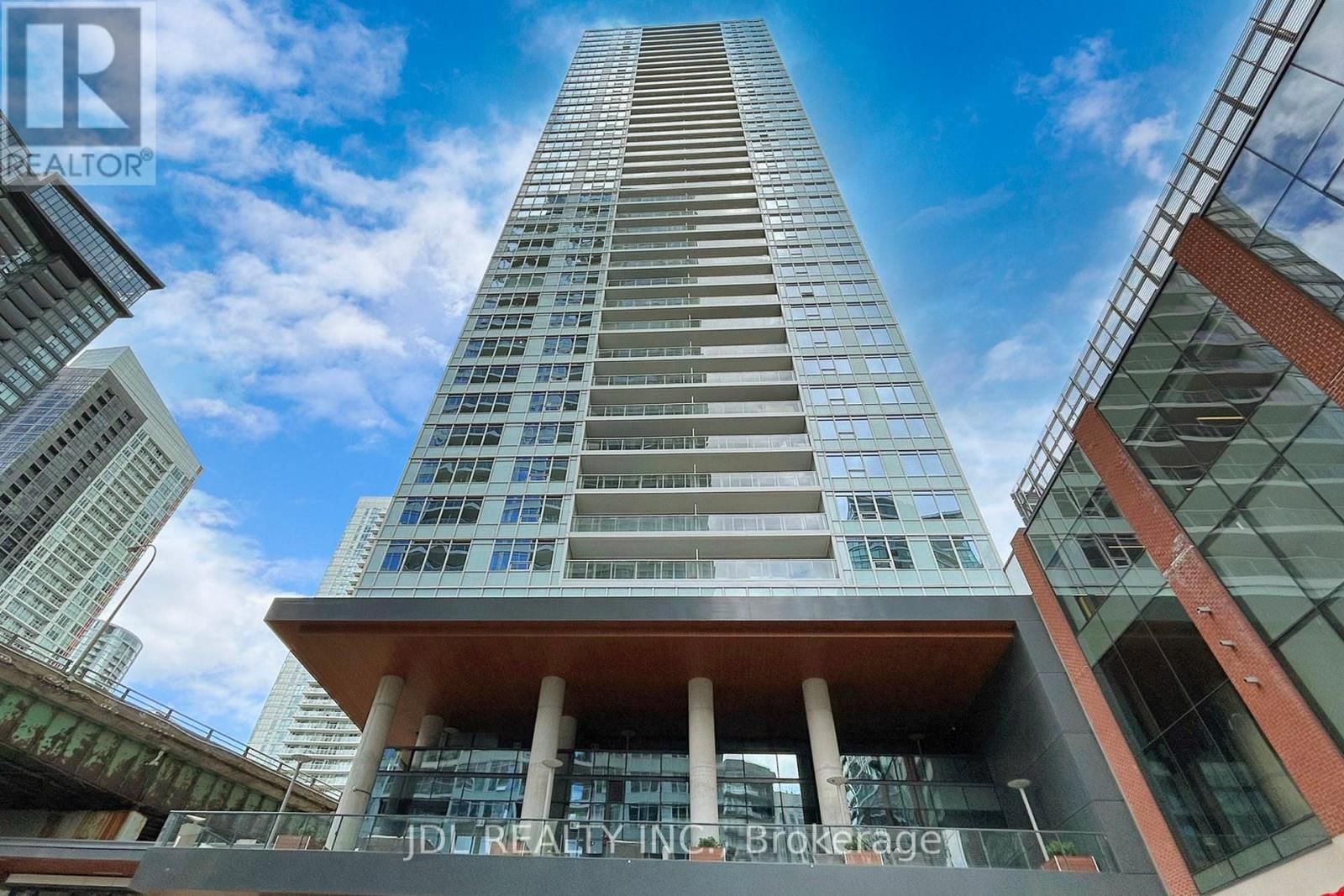 902 - 17 BATHURST STREET Image 20