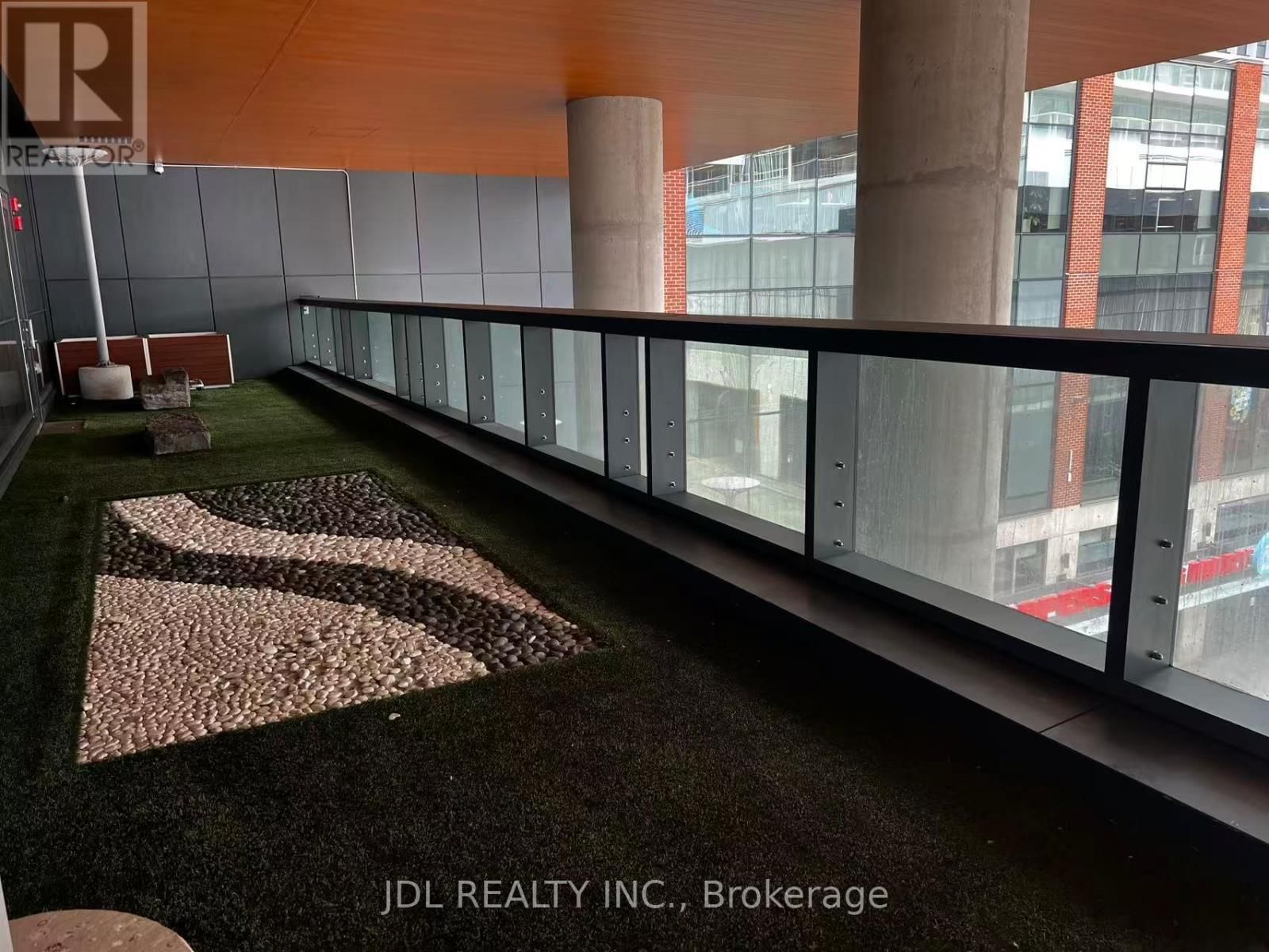 902 - 17 BATHURST STREET Image 25