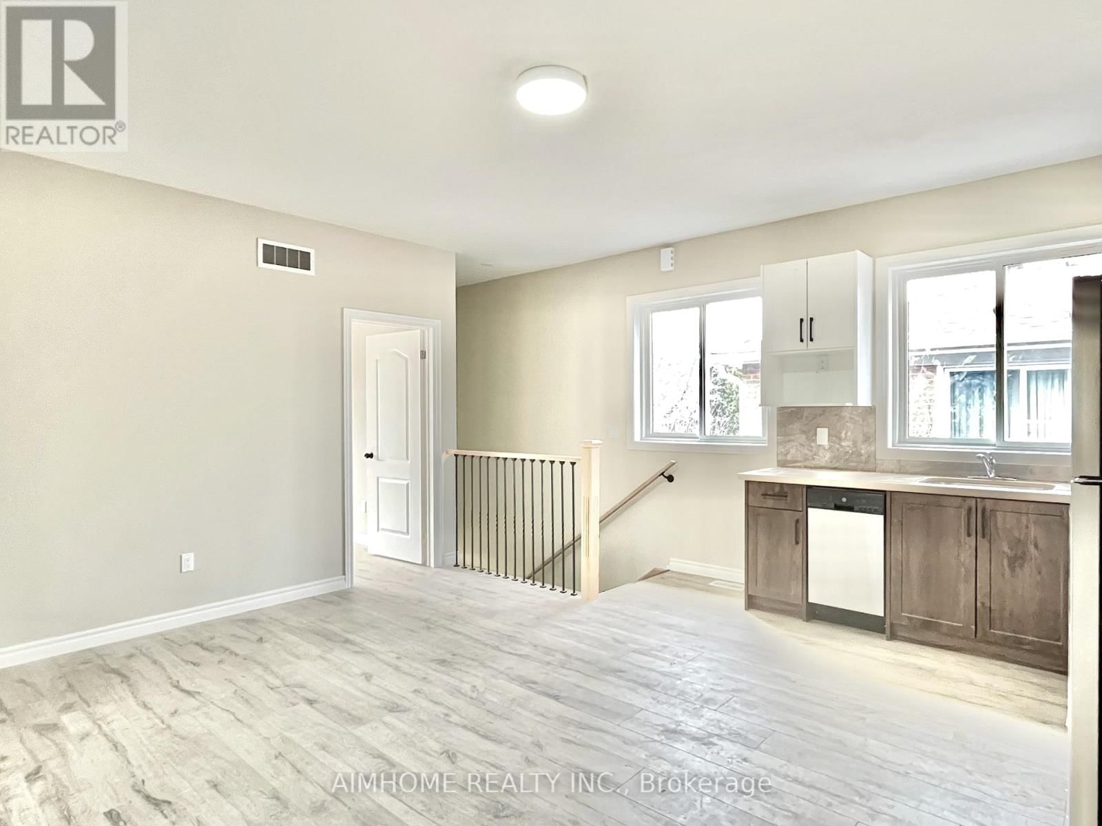 3 - 15 WADDINGTON CRESCENT Image 10