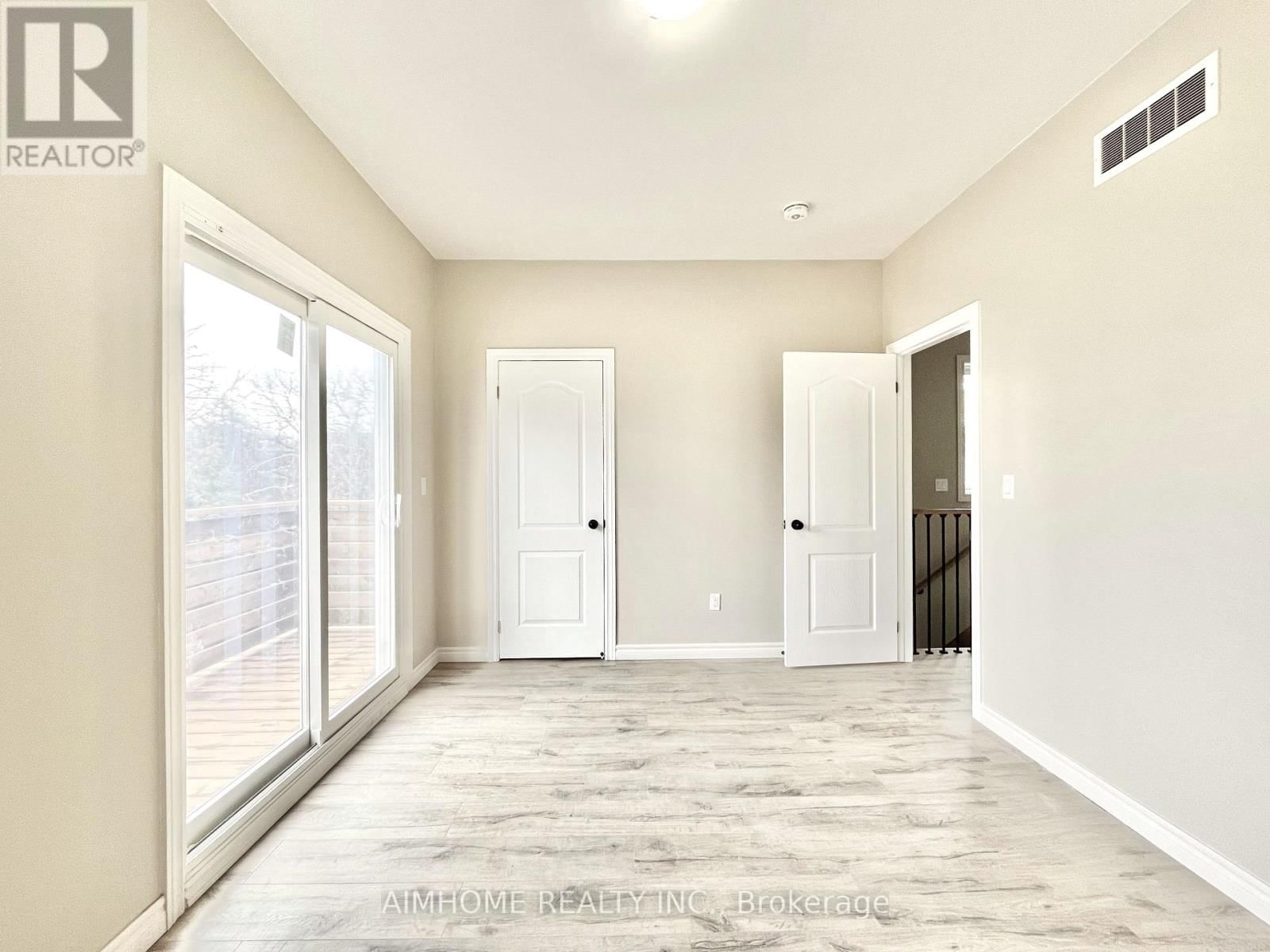 3 - 15 WADDINGTON CRESCENT Image 15