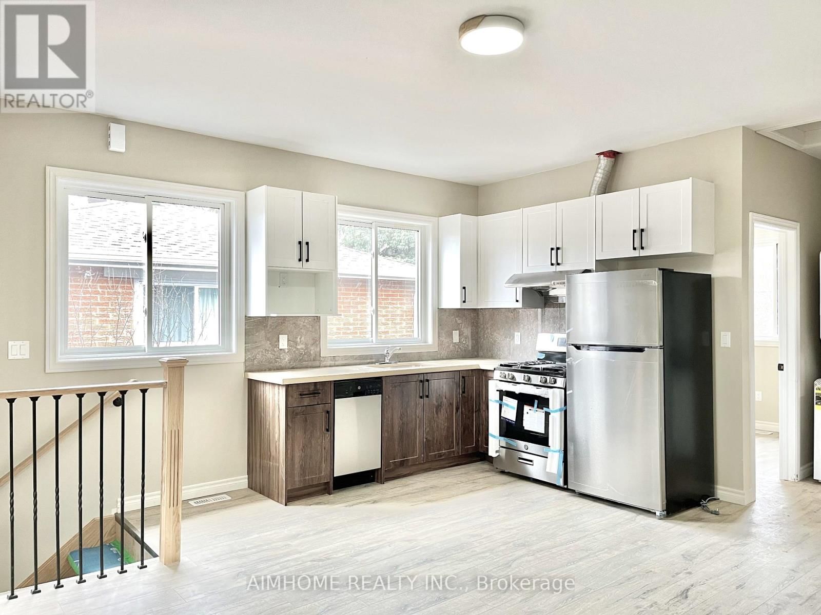 3 - 15 WADDINGTON CRESCENT Image 3