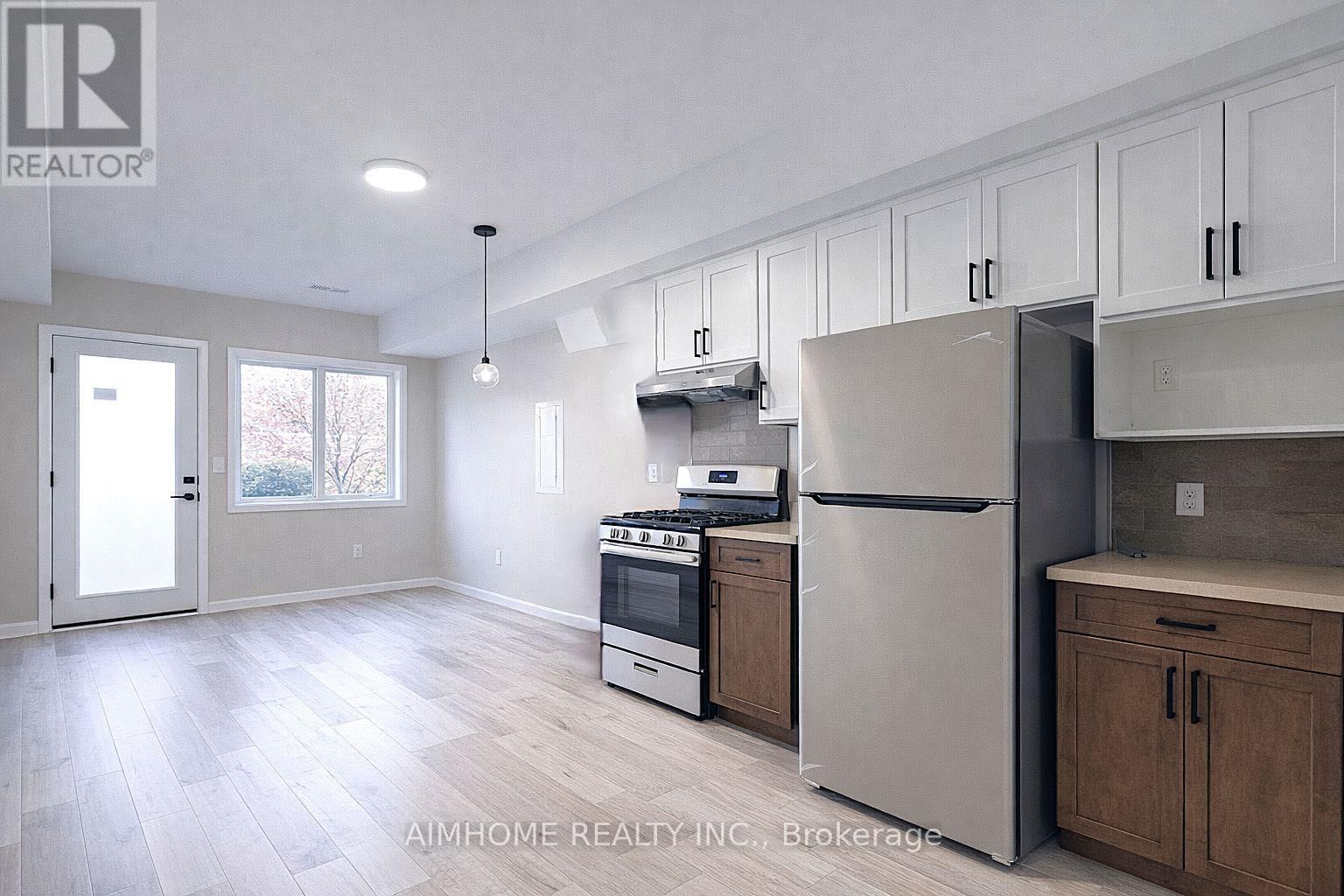 2 - 15 WADDINGTON CRESCENT Image 4