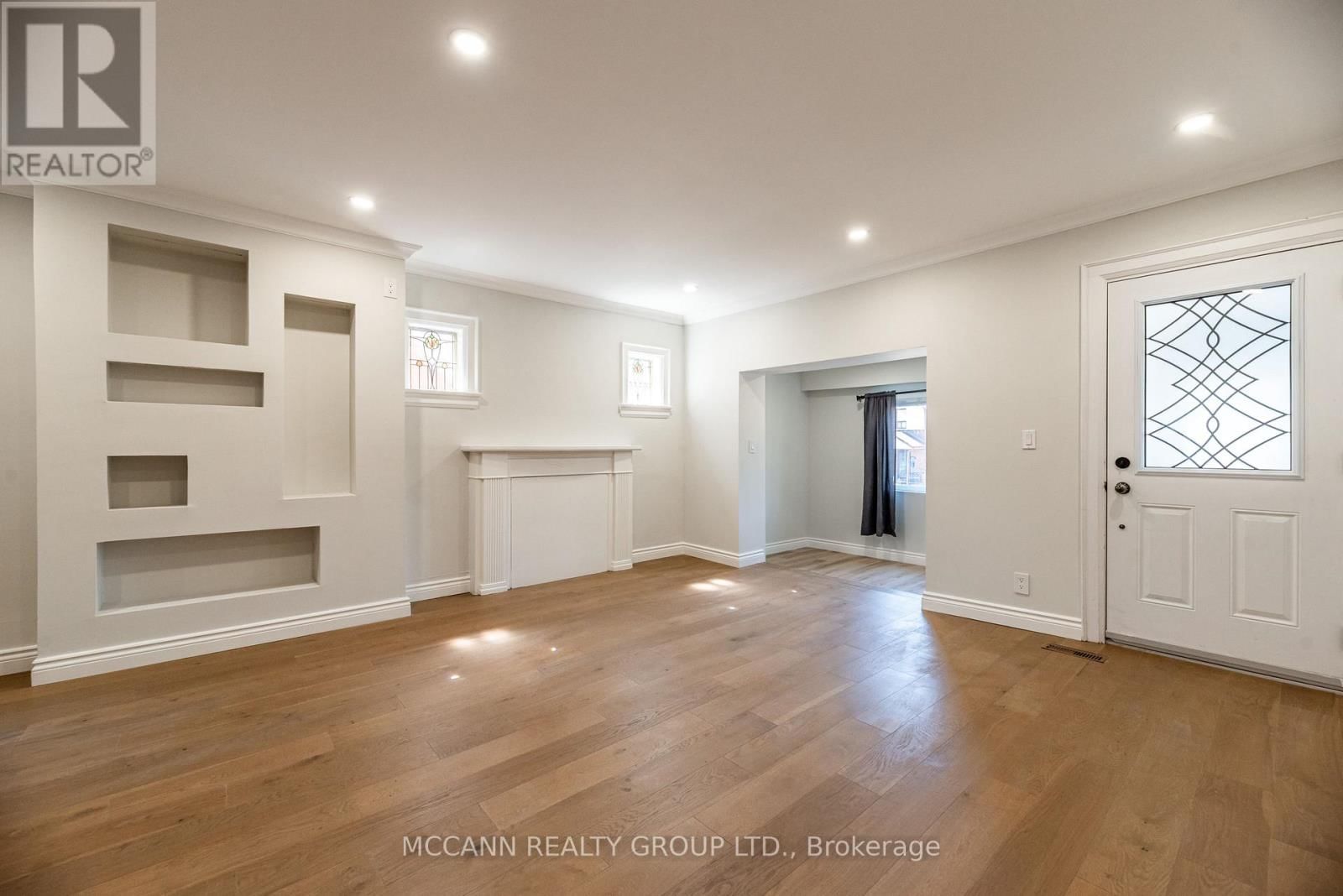 301 ROBINA AVENUE Image 13