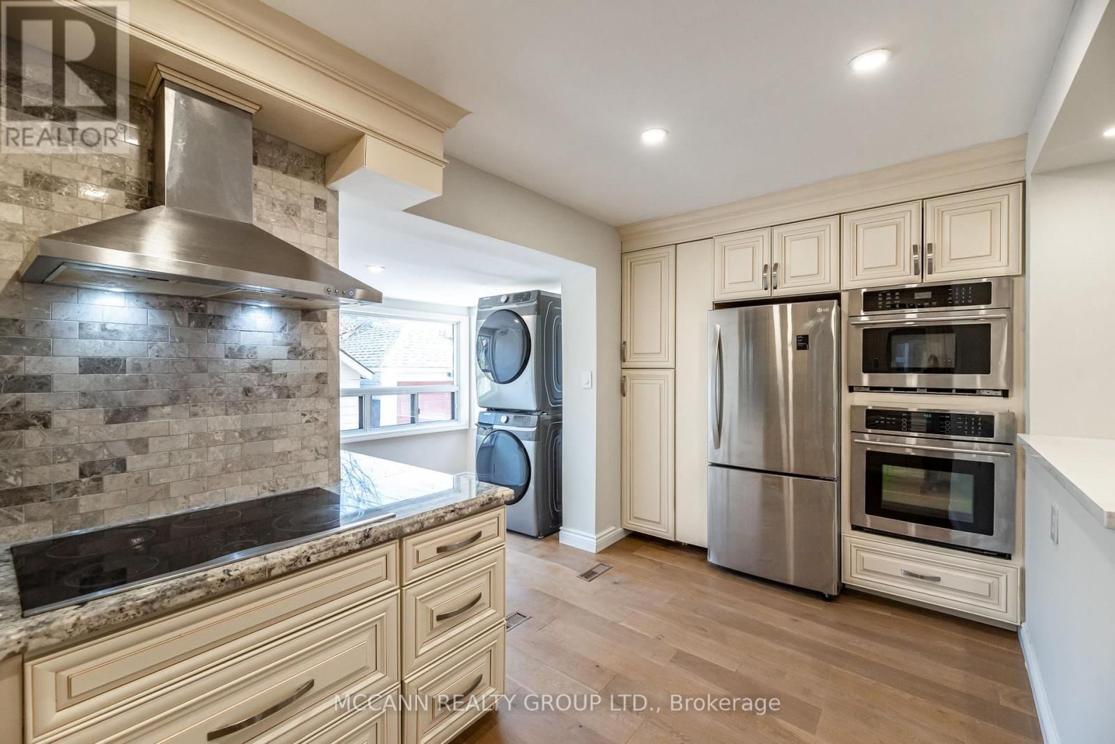 301 ROBINA AVENUE Image 16