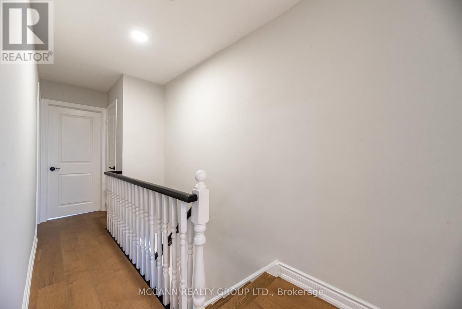 301 ROBINA AVENUE Image 20