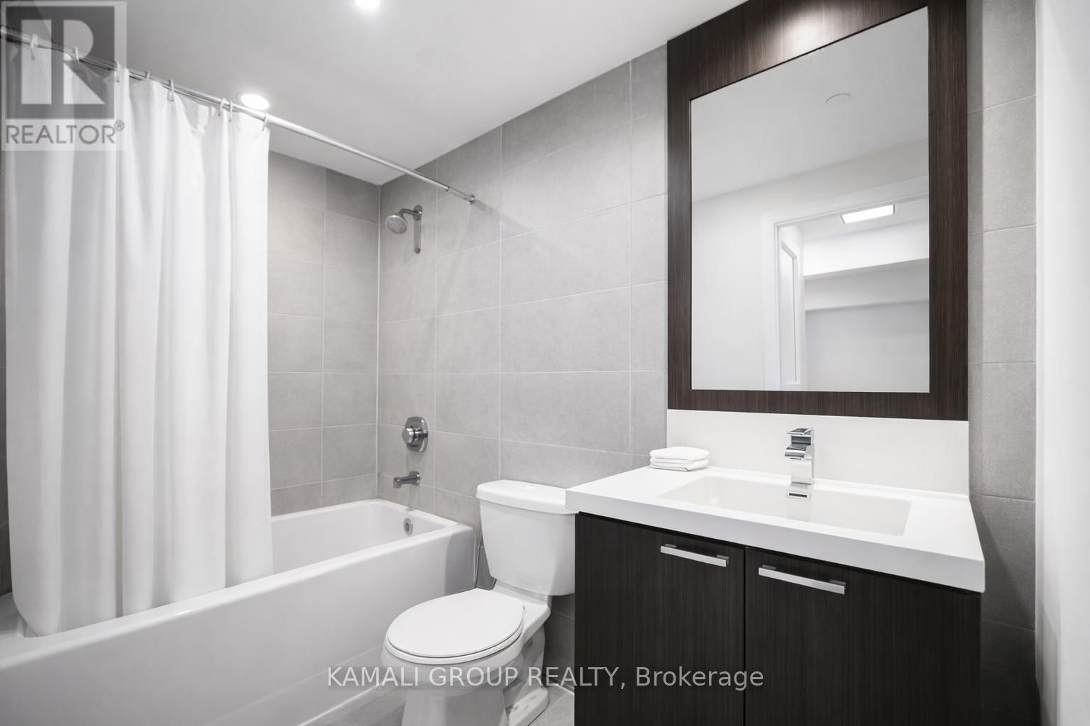 621 - 120 HARRISON GARDEN BOULEVARD Image 11