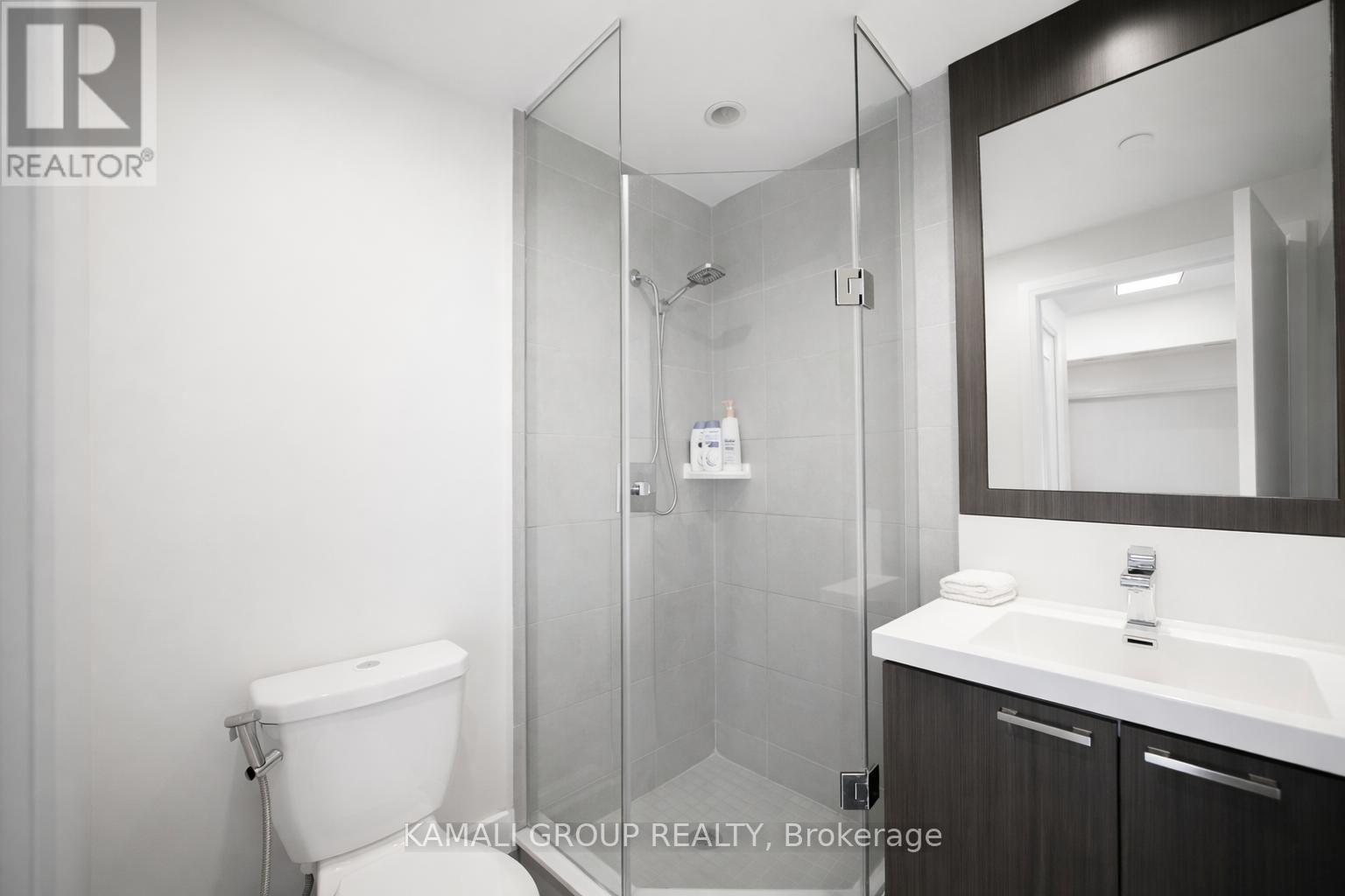 621 - 120 HARRISON GARDEN BOULEVARD Image 12