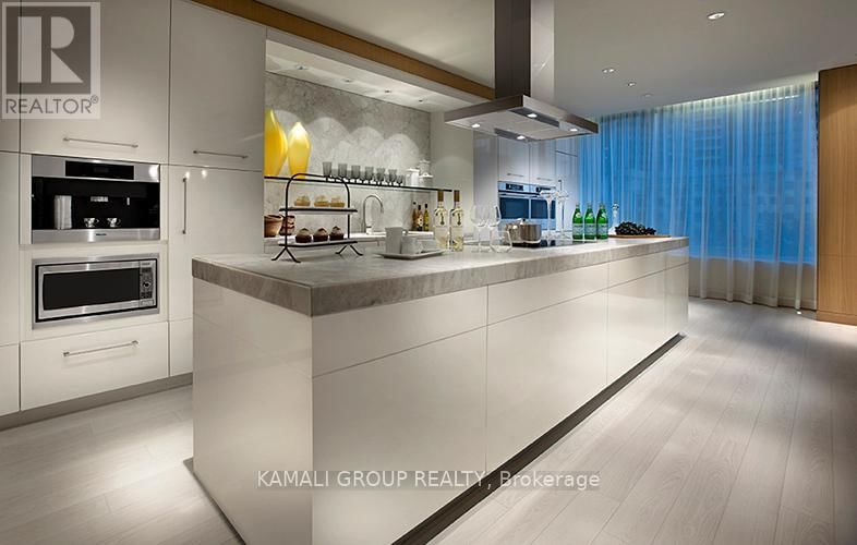 621 - 120 HARRISON GARDEN BOULEVARD Image 20