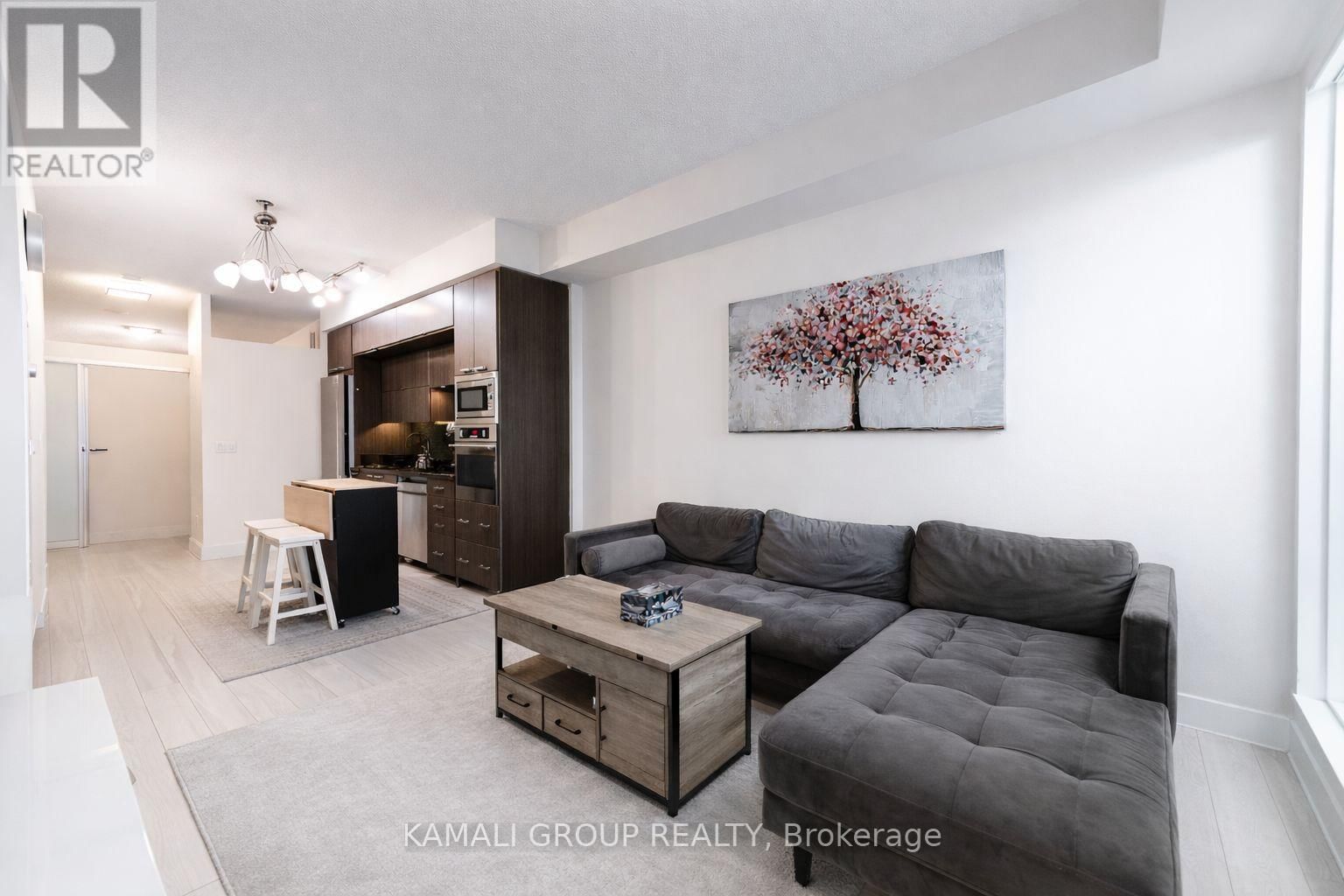 621 - 120 HARRISON GARDEN BOULEVARD Image 4