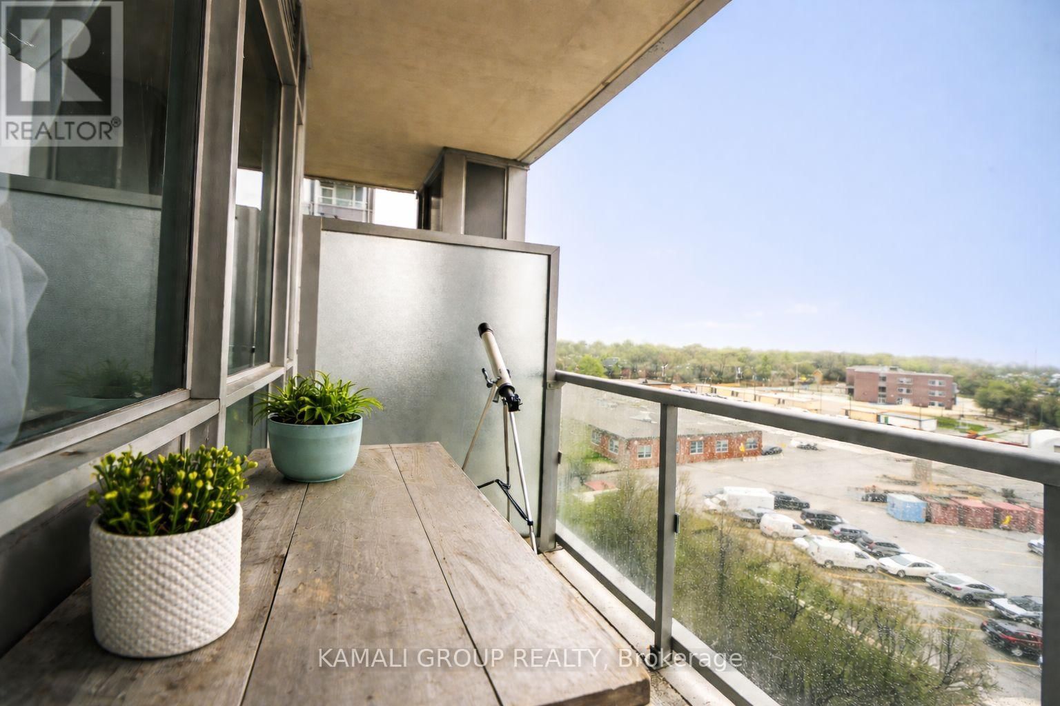 621 - 120 HARRISON GARDEN BOULEVARD Image 5