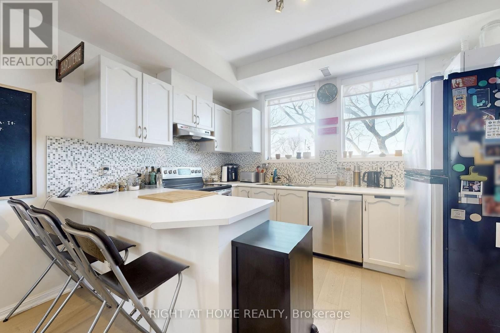 213 - 55 HALTON STREET Image 7