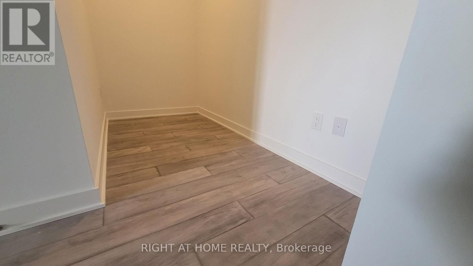 3603 - 11 YORKVILLE AVENUE Image 3