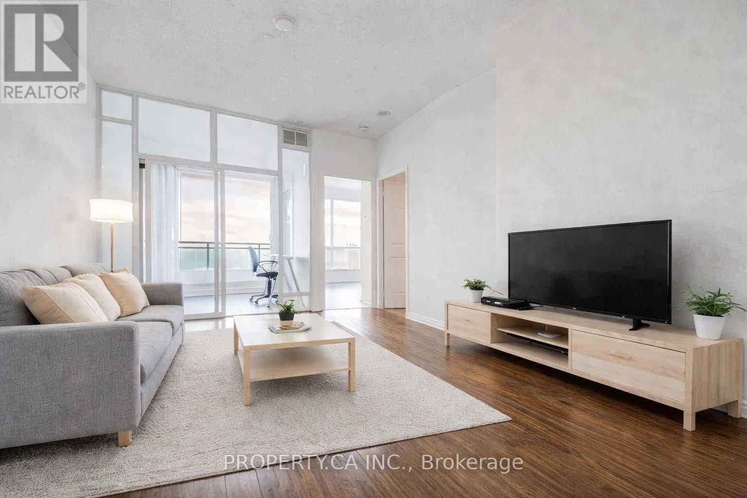 1015 - 18 HOLMES AVENUE Image 1