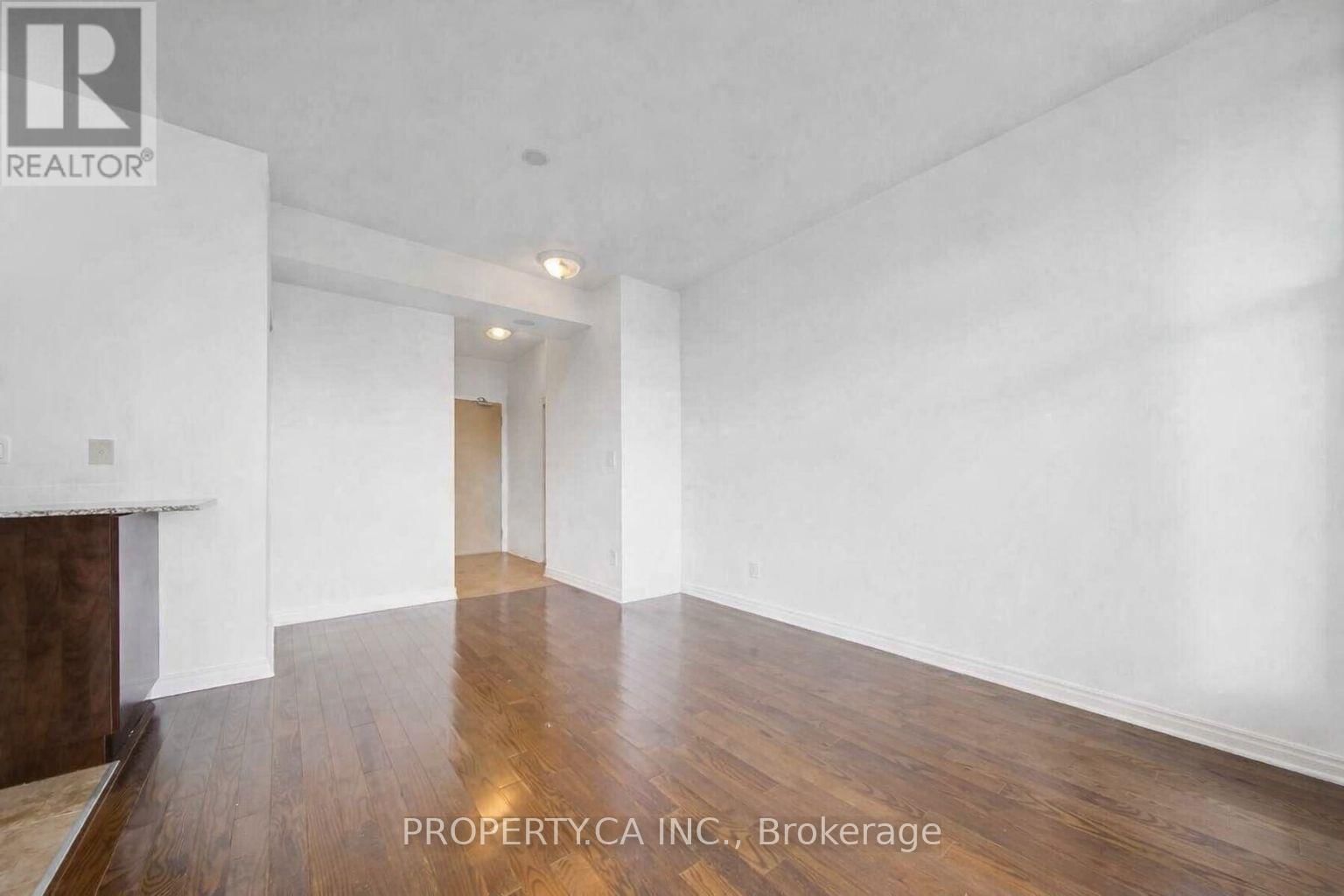 1015 - 18 HOLMES AVENUE Image 5