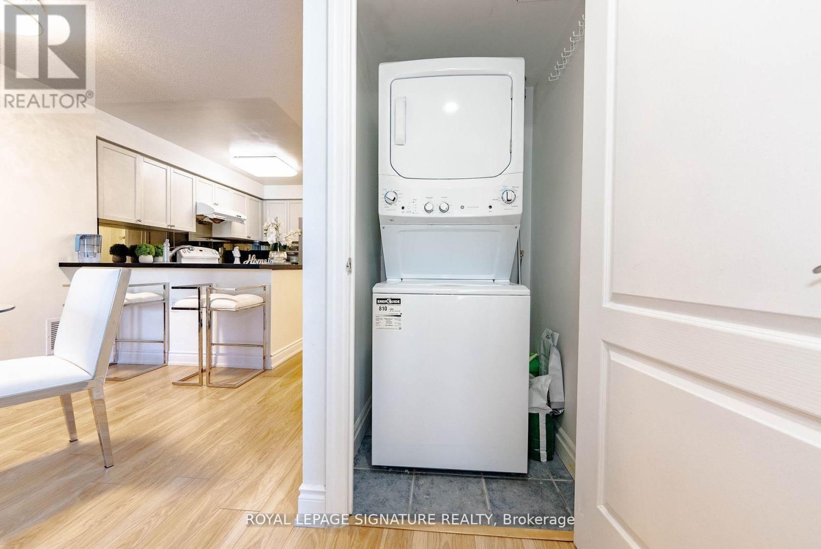 209 - 21 HILLCREST AVENUE Image 13