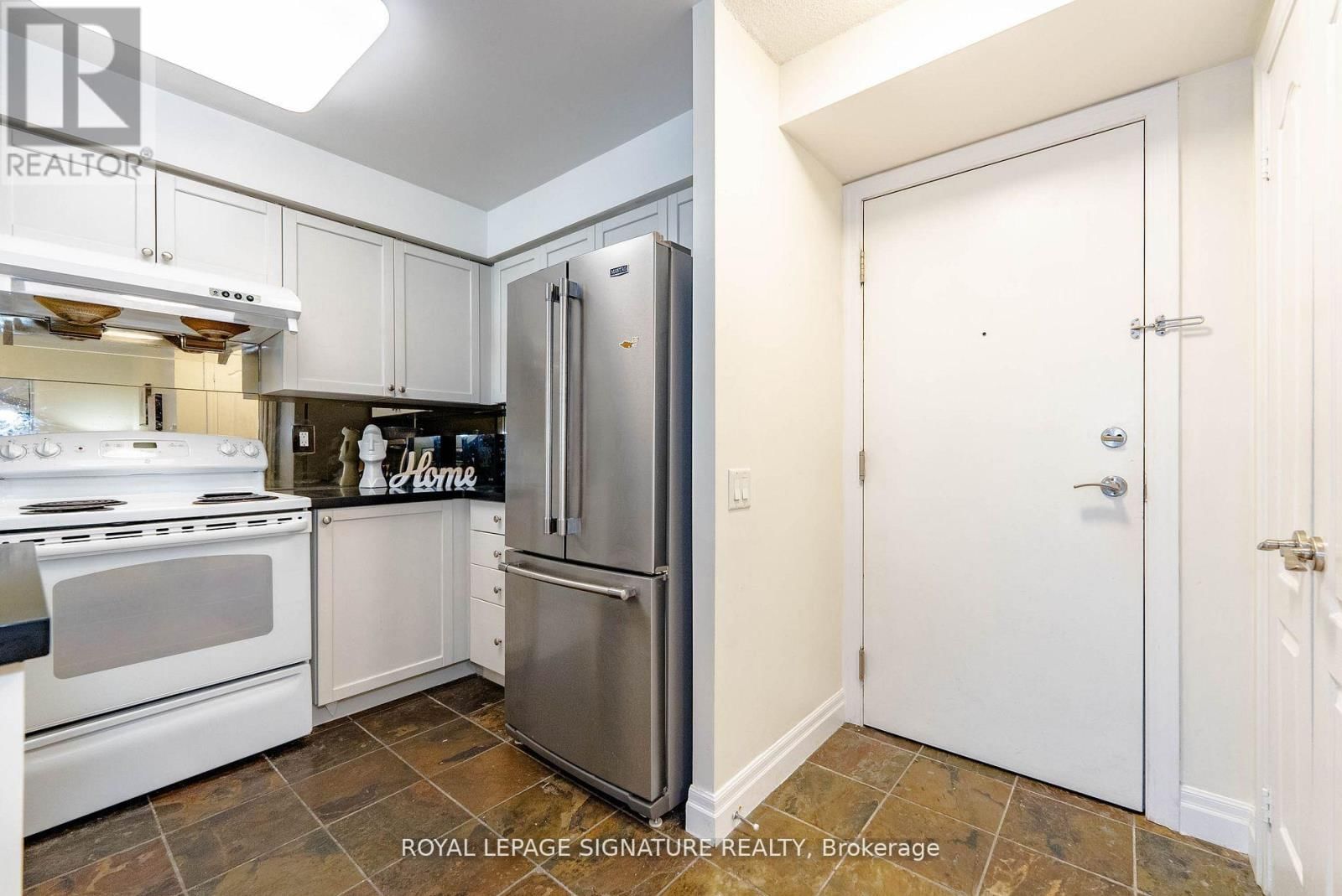 209 - 21 HILLCREST AVENUE Image 16