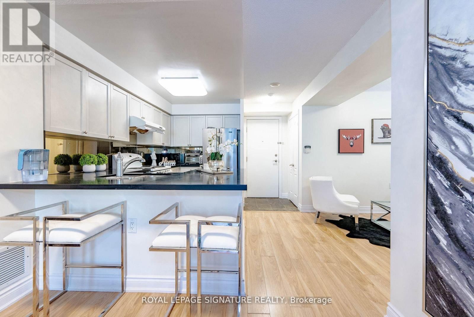 209 - 21 HILLCREST AVENUE Image 22