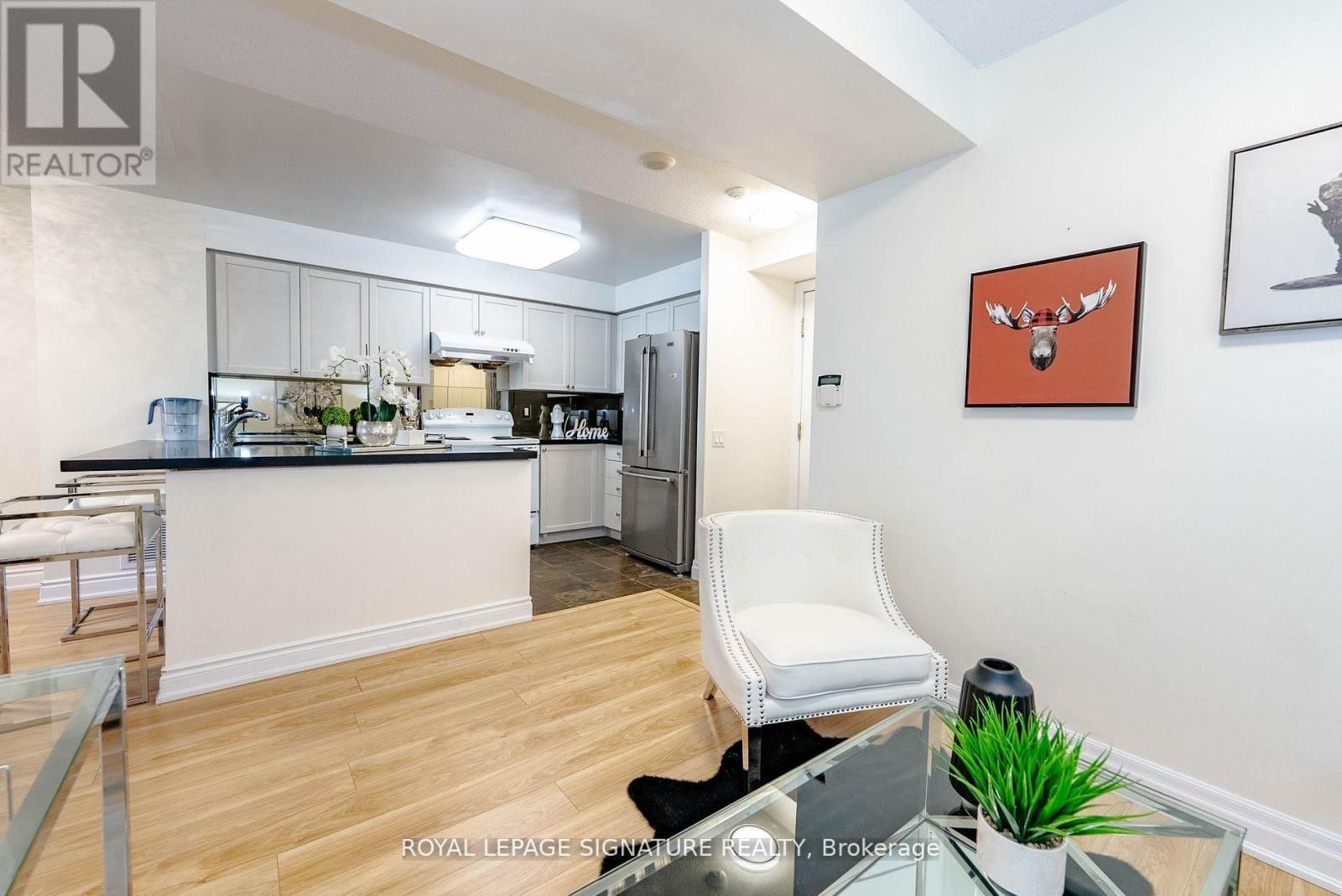 209 - 21 HILLCREST AVENUE Image 23