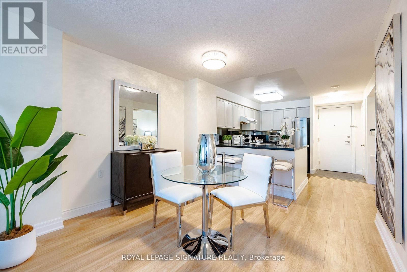 209 - 21 HILLCREST AVENUE Image 6