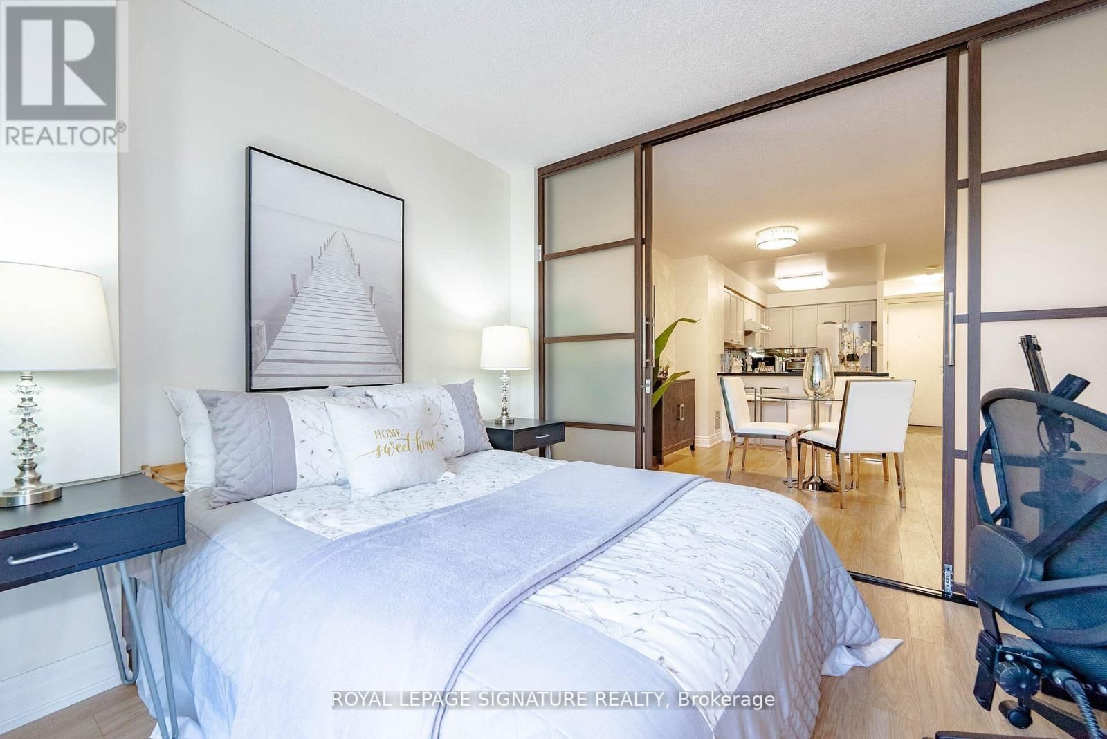 209 - 21 HILLCREST AVENUE Image 8