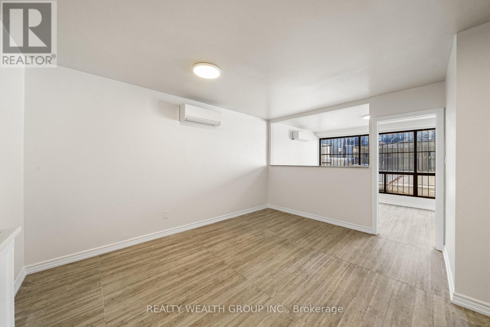 3 - 566 QUEEN STREET WEST Image 3