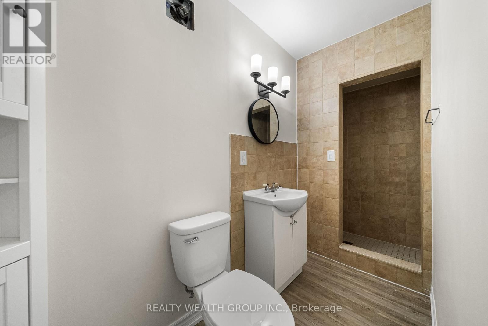 3 - 566 QUEEN STREET WEST Image 8