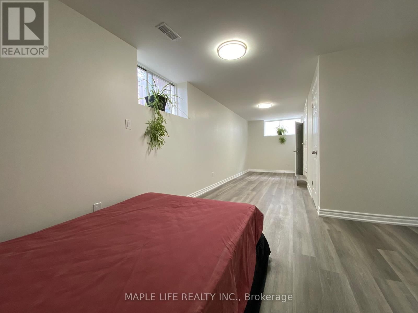 16 LYNDALE DRIVE Image 14