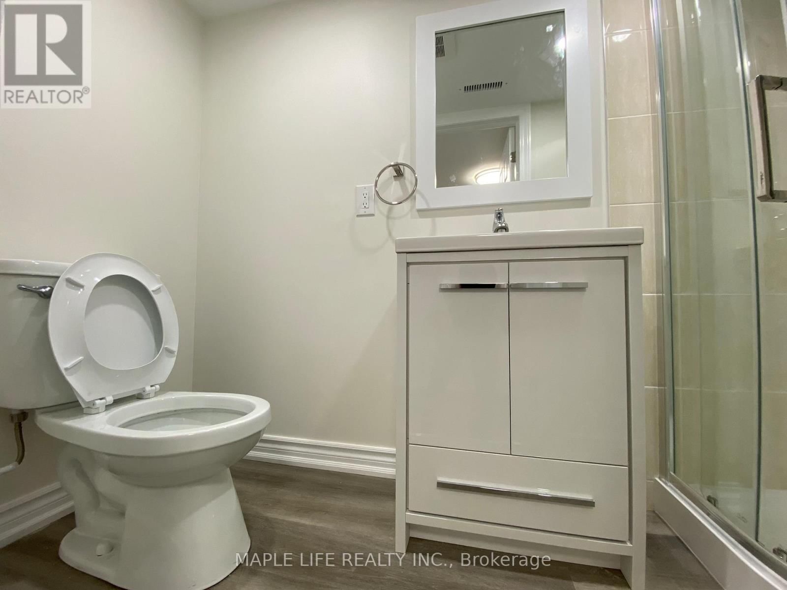 16 LYNDALE DRIVE Image 15