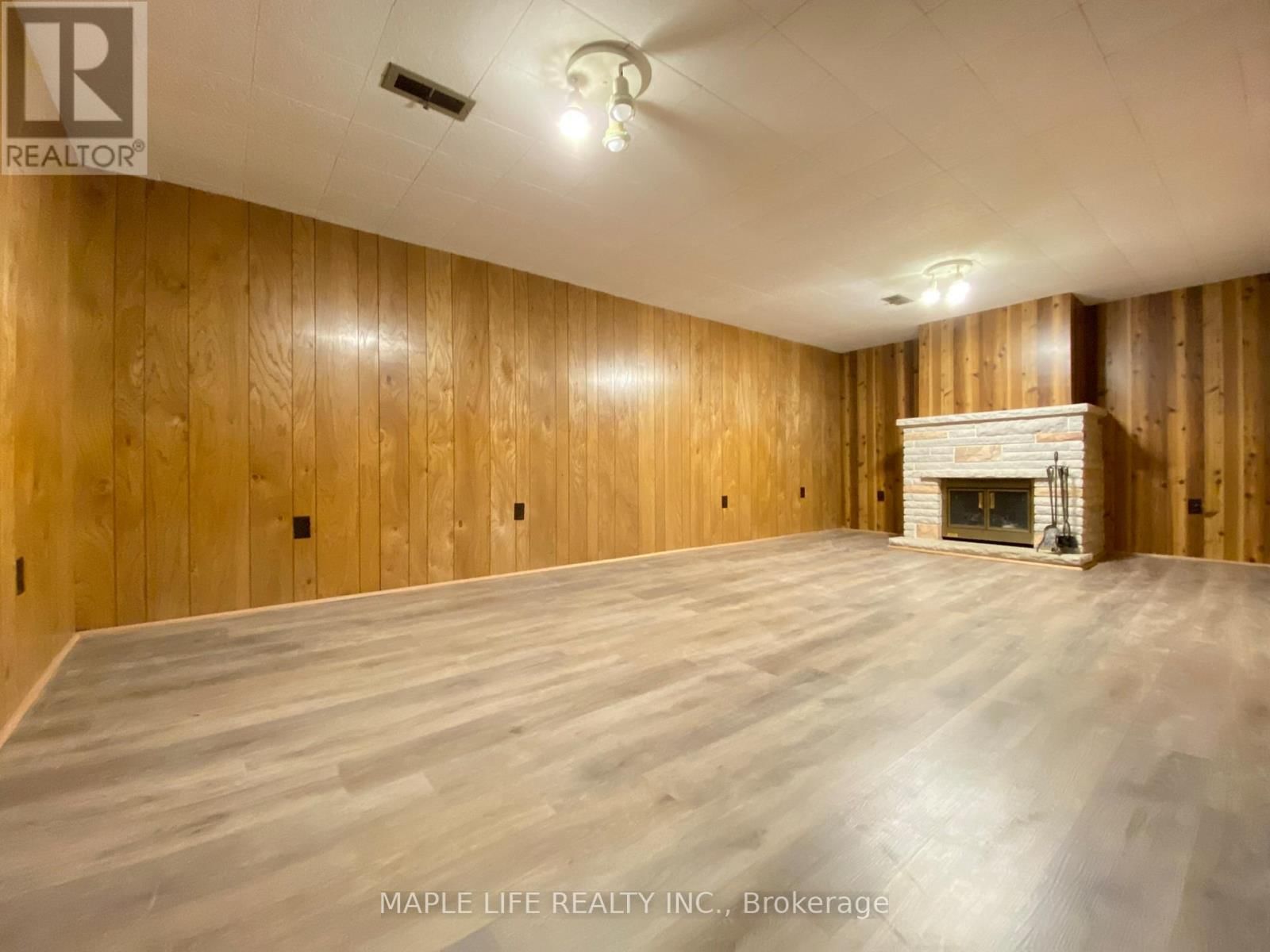 16 LYNDALE DRIVE Image 19