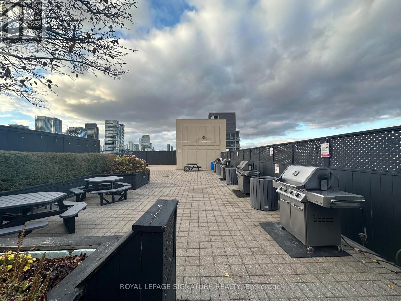 1010 - 323 RICHMOND STREET EAST Image 9