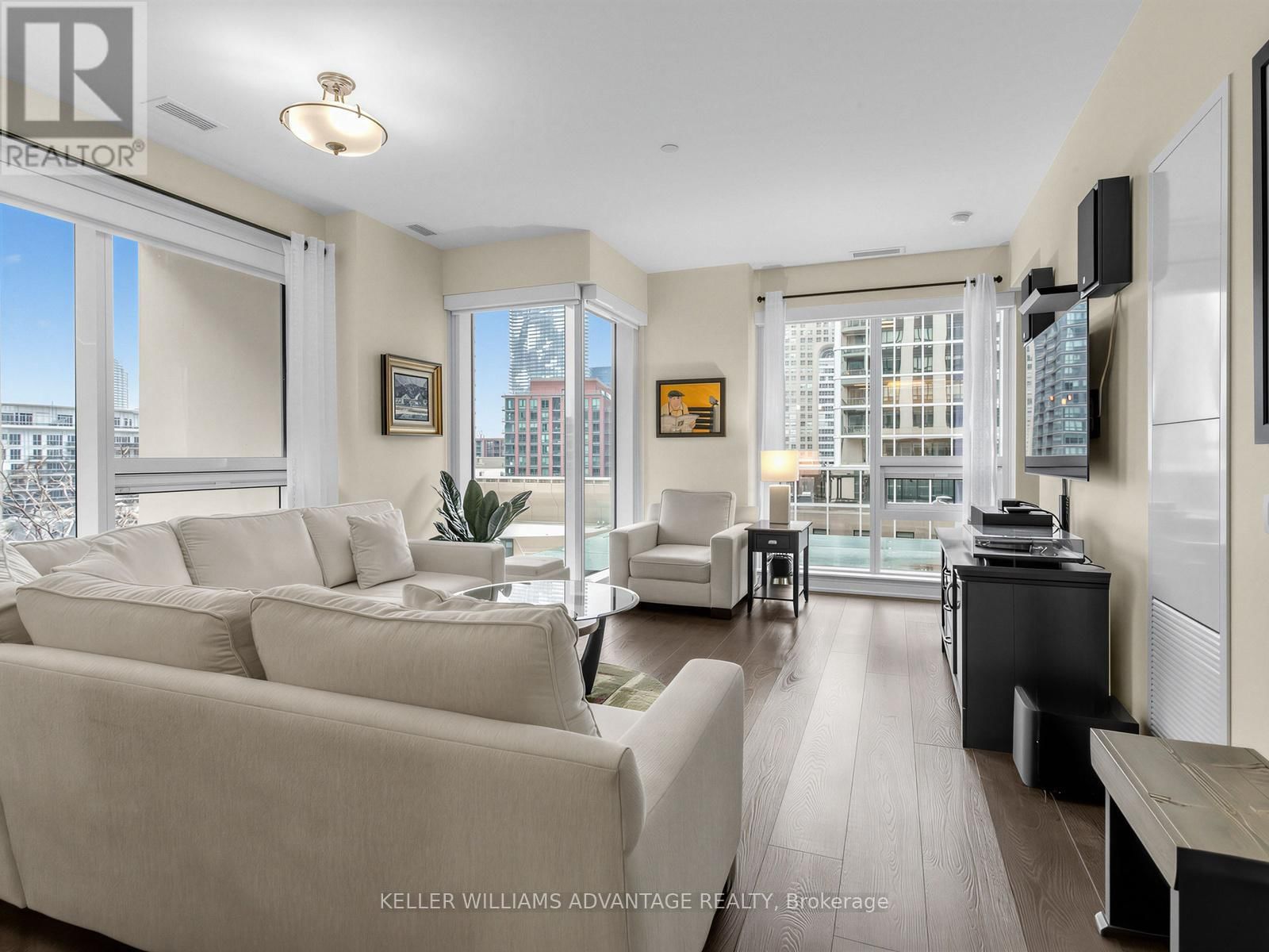 709 - 88 SCOTT STREET Image 2