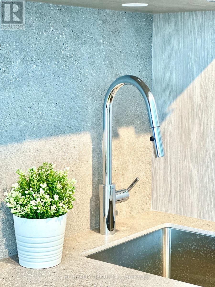 916 - 6 GREENBRIAR ROAD Image 11