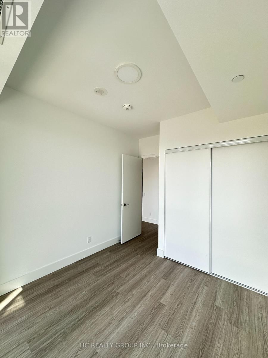 916 - 6 GREENBRIAR ROAD Image 23