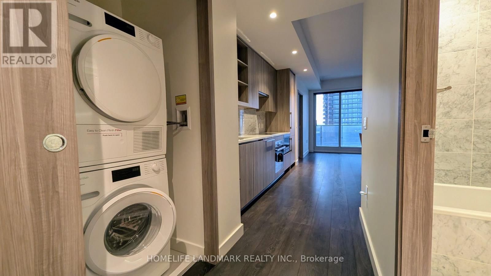 1110 - 95 MCMAHON DRIVE Image 2