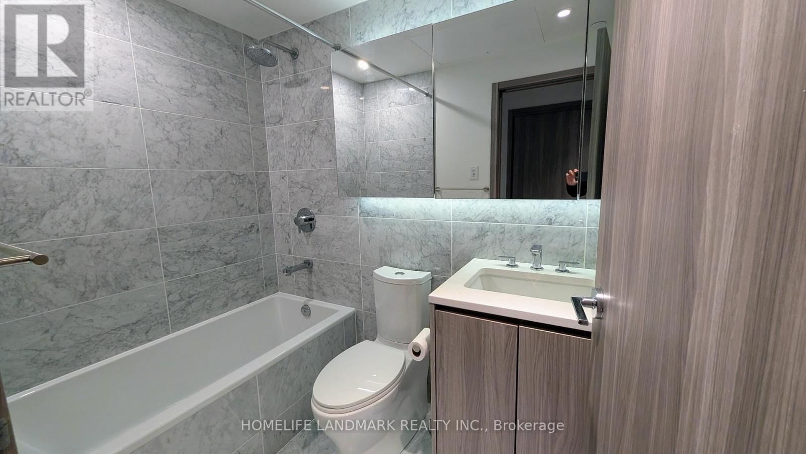 1110 - 95 MCMAHON DRIVE Image 8