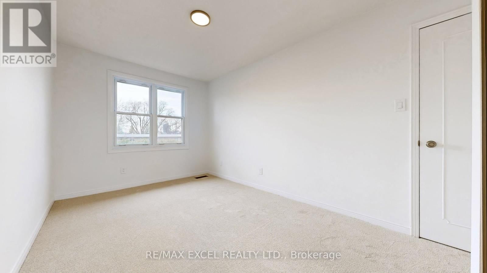 3 RED MAPLE COURT Image 32