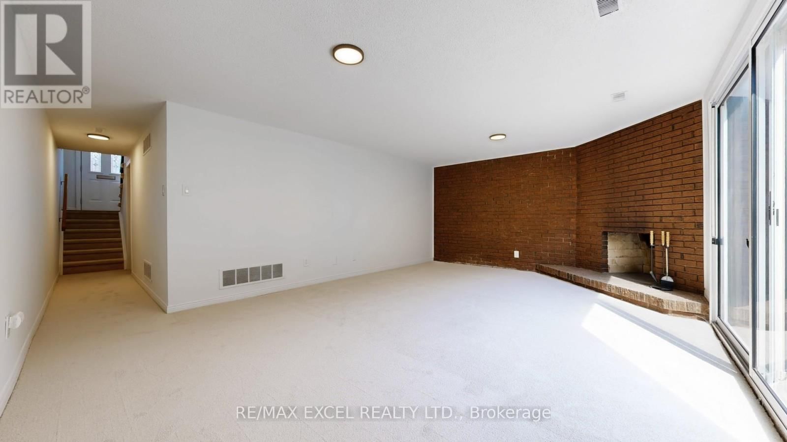 3 RED MAPLE COURT Image 39