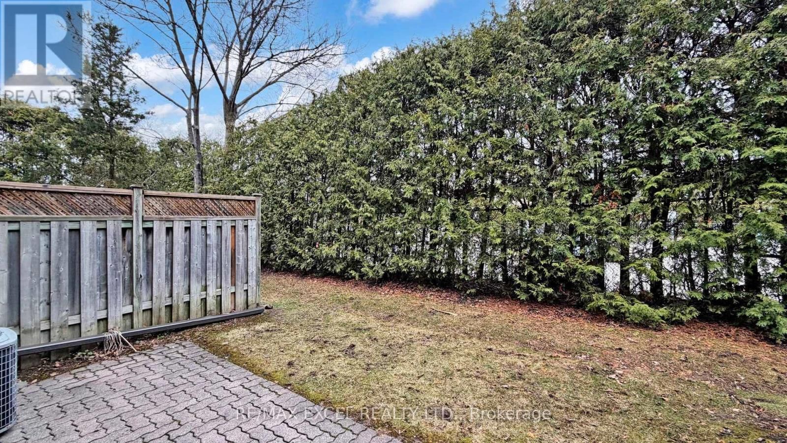 3 RED MAPLE COURT Image 44