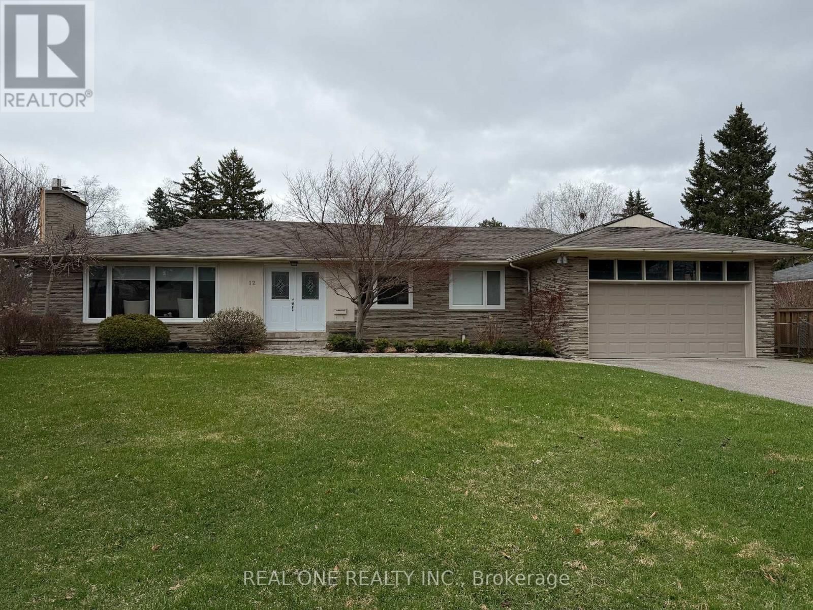 12 KING MAPLE PLACE Image 1