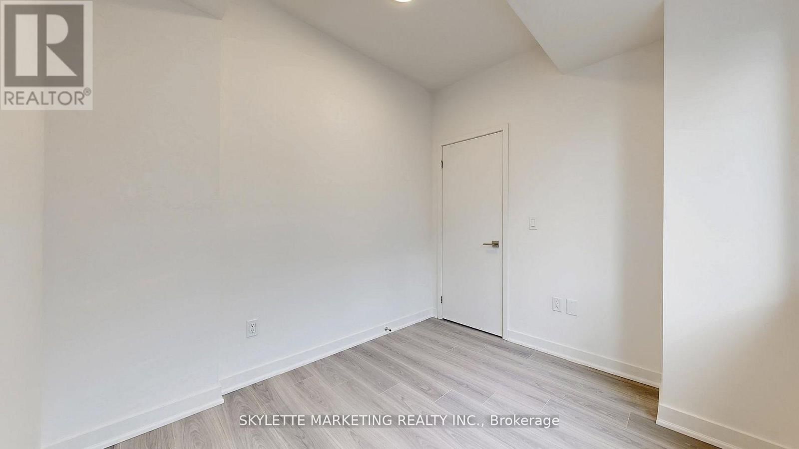 35 - 73 CURLEW DRIVE Image 9