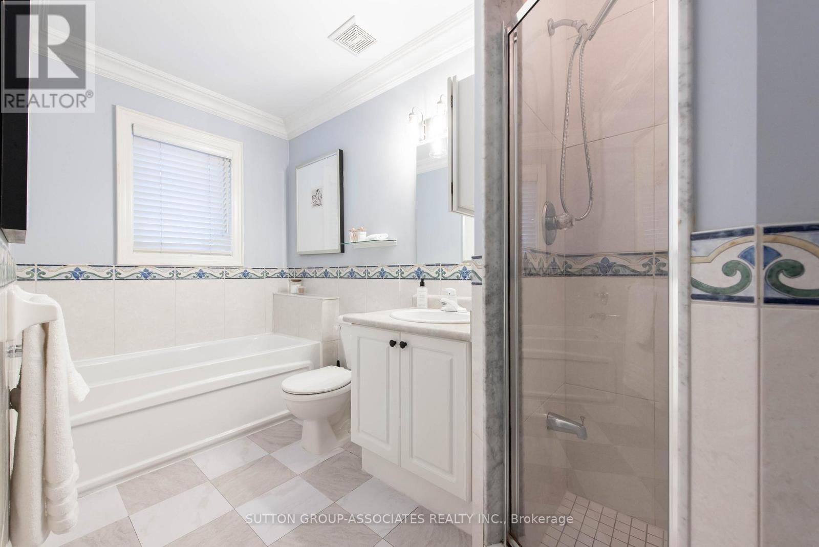 4 COATES AVENUE Image 25