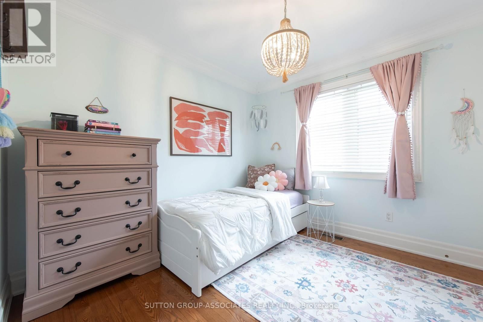 4 COATES AVENUE Image 28