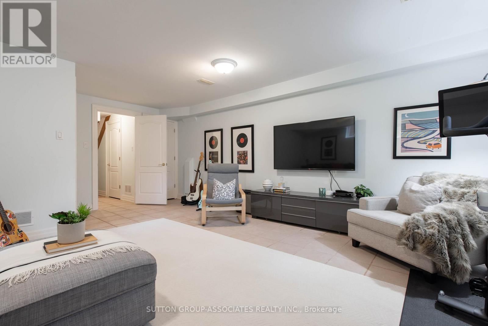 4 COATES AVENUE Image 36