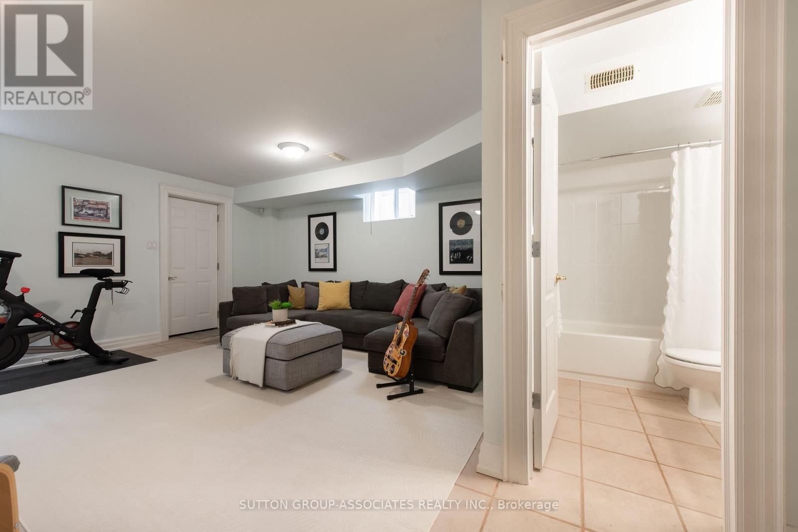 4 COATES AVENUE Image 37