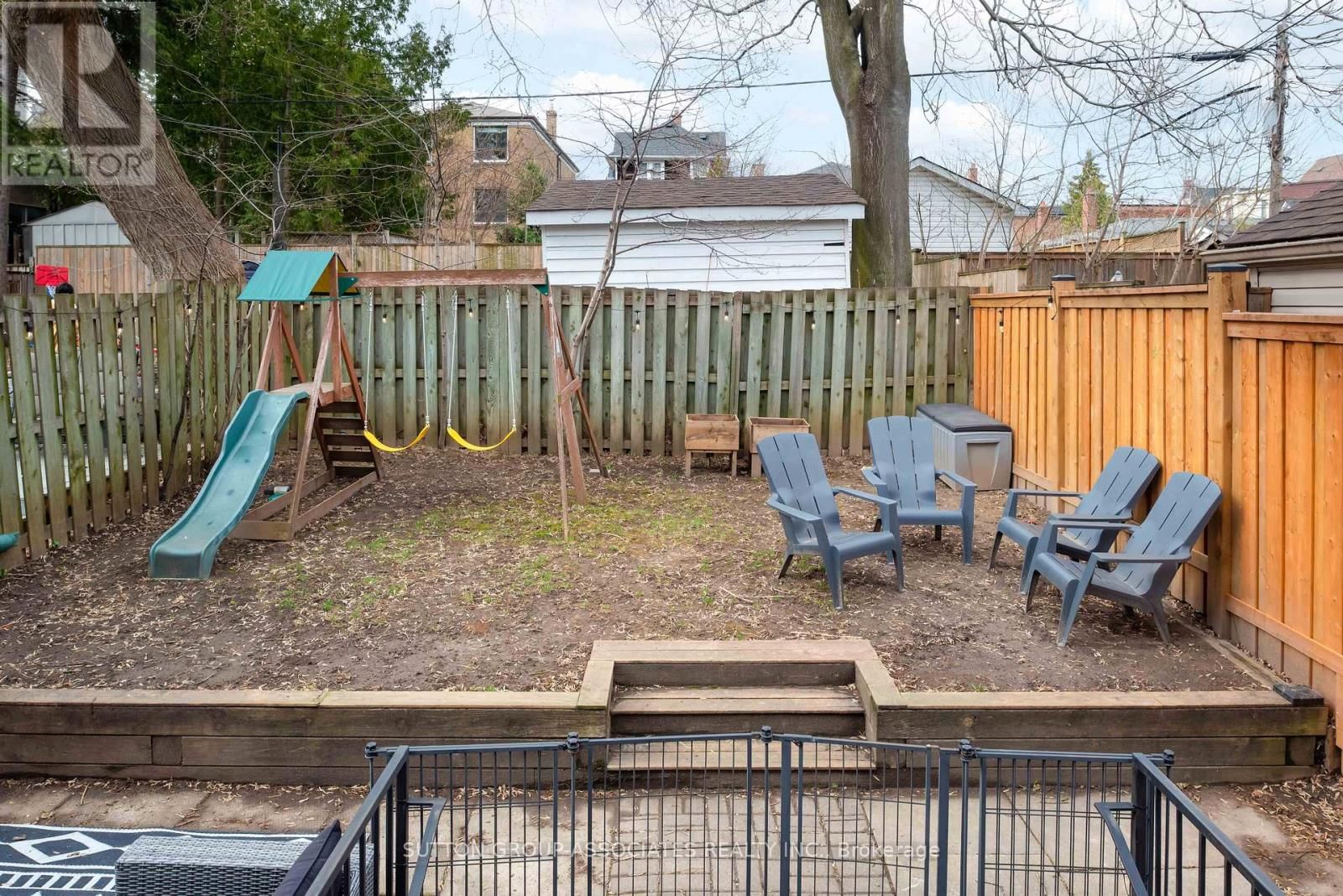 4 COATES AVENUE Image 43