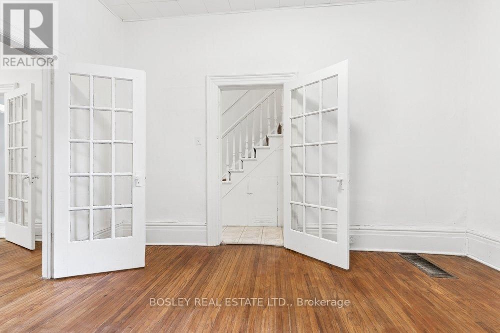 221 BEVERLEY STREET Image 14