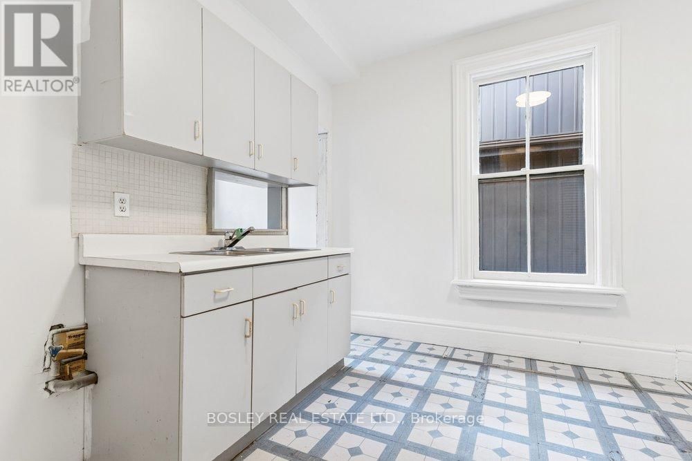 221 BEVERLEY STREET Image 24