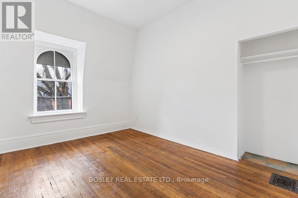 221 BEVERLEY STREET Image 34