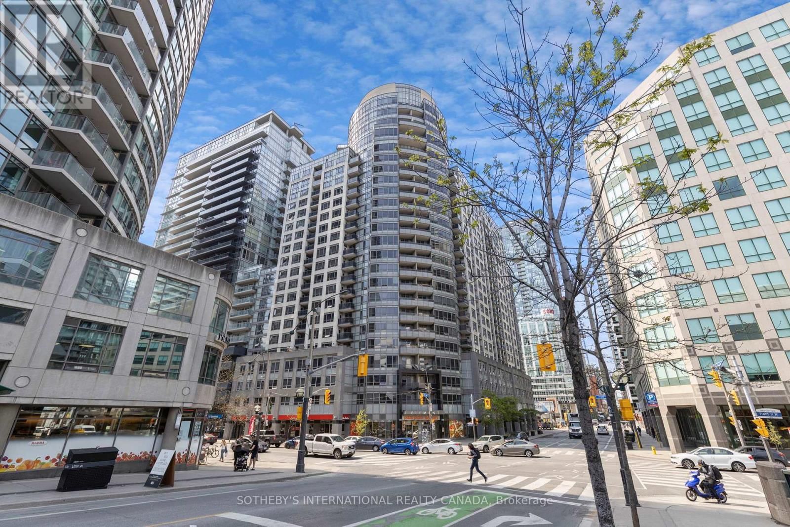 1705 - 20 BLUE JAYS WAY Image 40